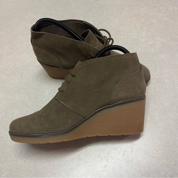 Clarks Hazen Charm Wedge Dessert Booties | Color: Brown/Red/Tan | Size: 8.5M - Picture 8 of 10